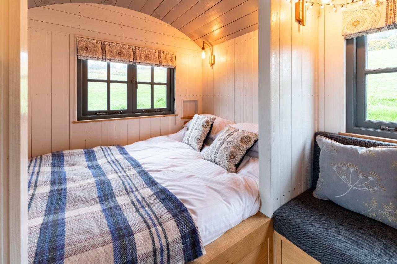 Tilbury Shepherd Huts With Hot Tubs Plus Holiday Cottages West Bagborough Extérieur photo